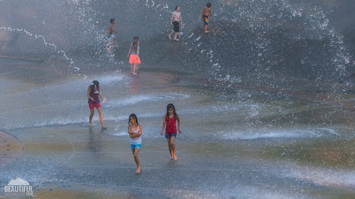 Photo of International Fountain at Seattle Center, Seattle 