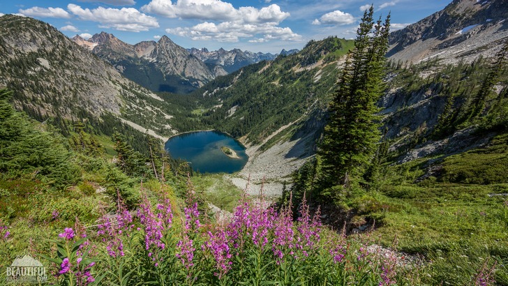 Photo from Maple Pass Loop Trail, North Cascades Region