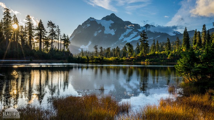 Photo from the Picture Lake Trail, taken in autumn, North Cascades Region, Mt. Baker Area