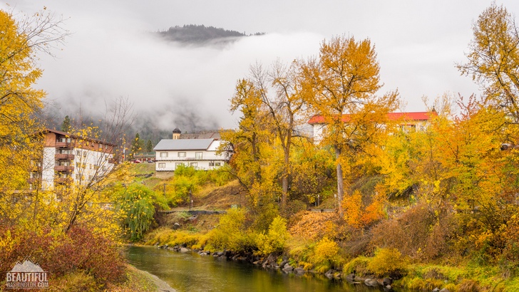 Photo from Waterfront Park of the town of Leavenworth, Central Cascades