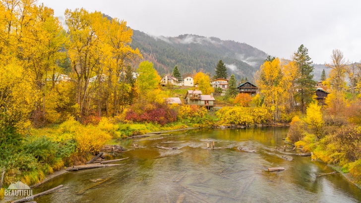 Photo from Waterfront Park of the town of Leavenworth, Central Cascades